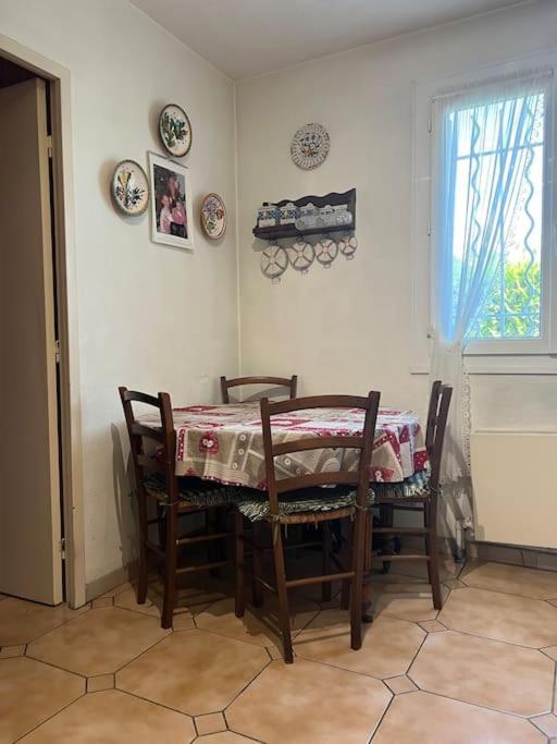Maison Familiale Idealement Situee Avec Tout Le Confort Ним Экстерьер фото