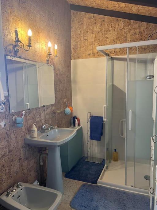 Maison Familiale Idealement Situee Avec Tout Le Confort Ним Экстерьер фото